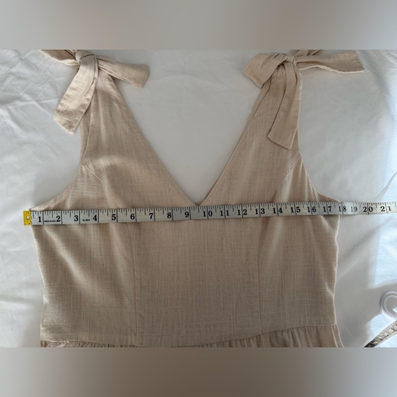 EXPRESS Chic Beige Peplum Top with Bow Straps Size Medium - Picture 6 of 9